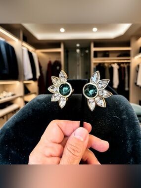 Swarovski Vintage Retro Estate Designer Luxury RARE Authentic Crystal Earrings